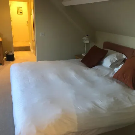 The Fox Hall * Ravensworth