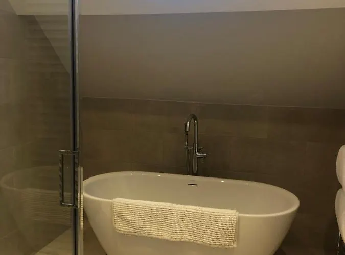 The Fox Hall Hotel *